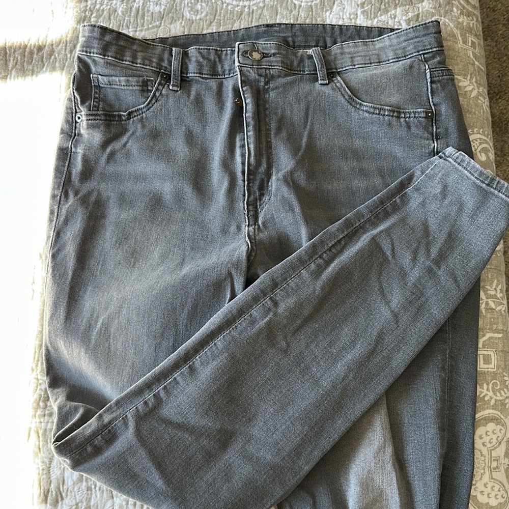 H&M “CURVY JEGGING” PANTS